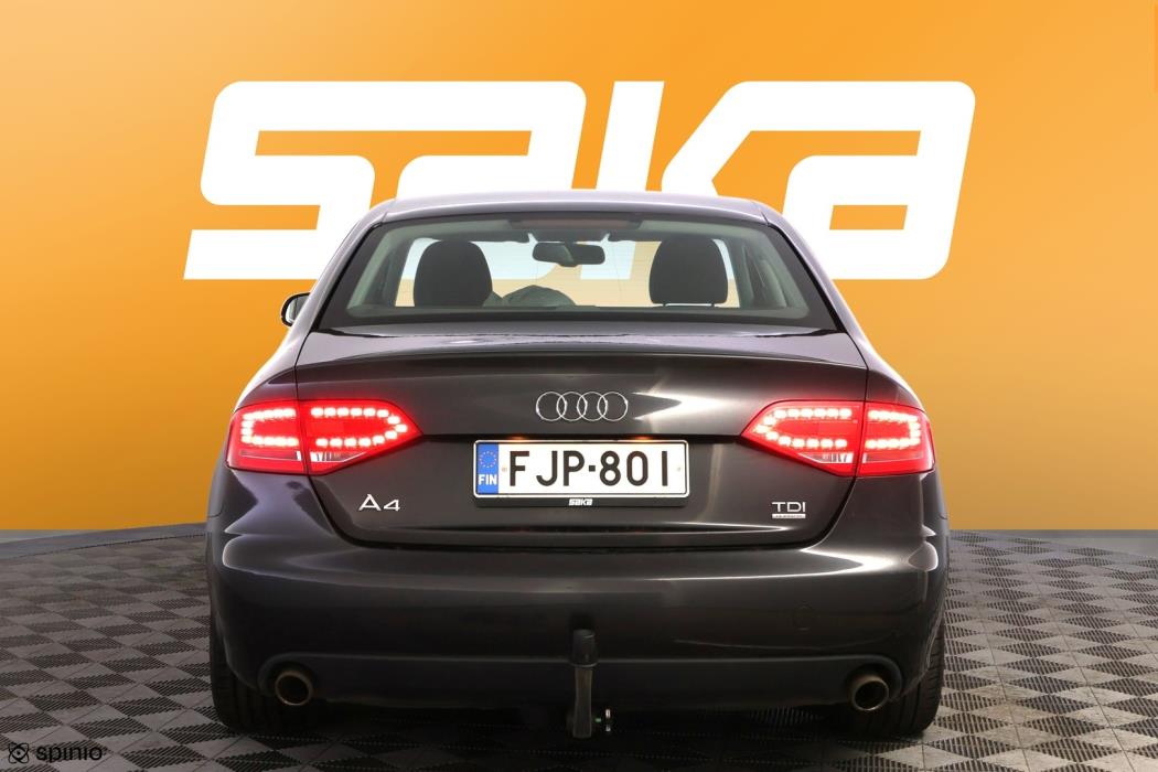 AUDI A4 2011