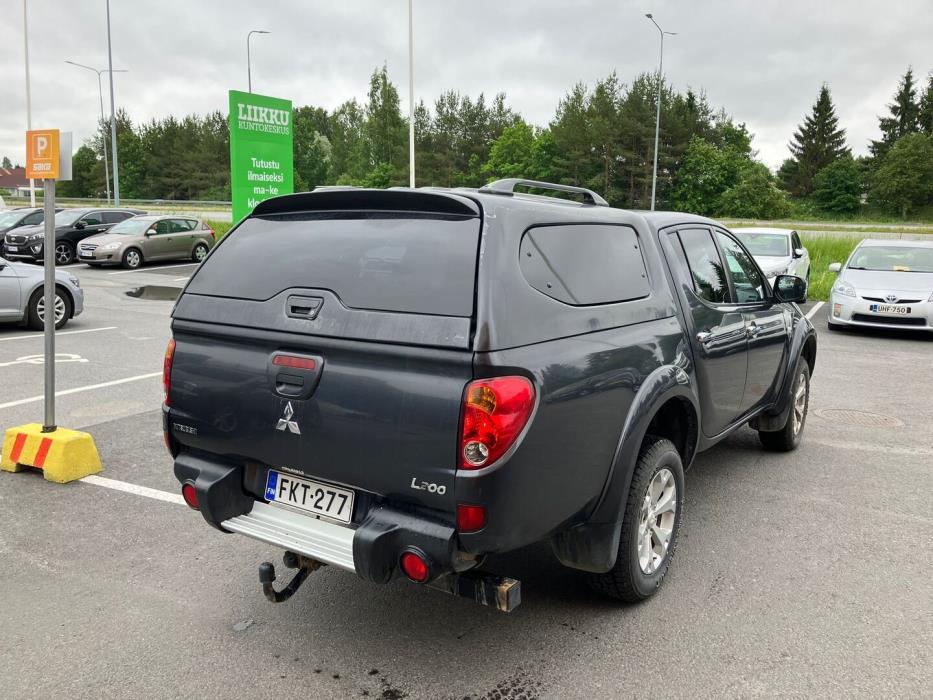 MITSUBISHI L200 2013
