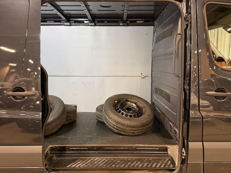 VOLKSWAGEN Crafter 2013