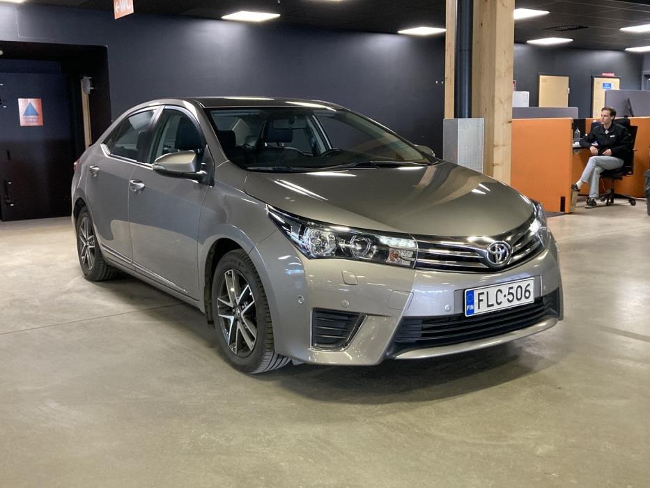 TOYOTA Corolla 2014