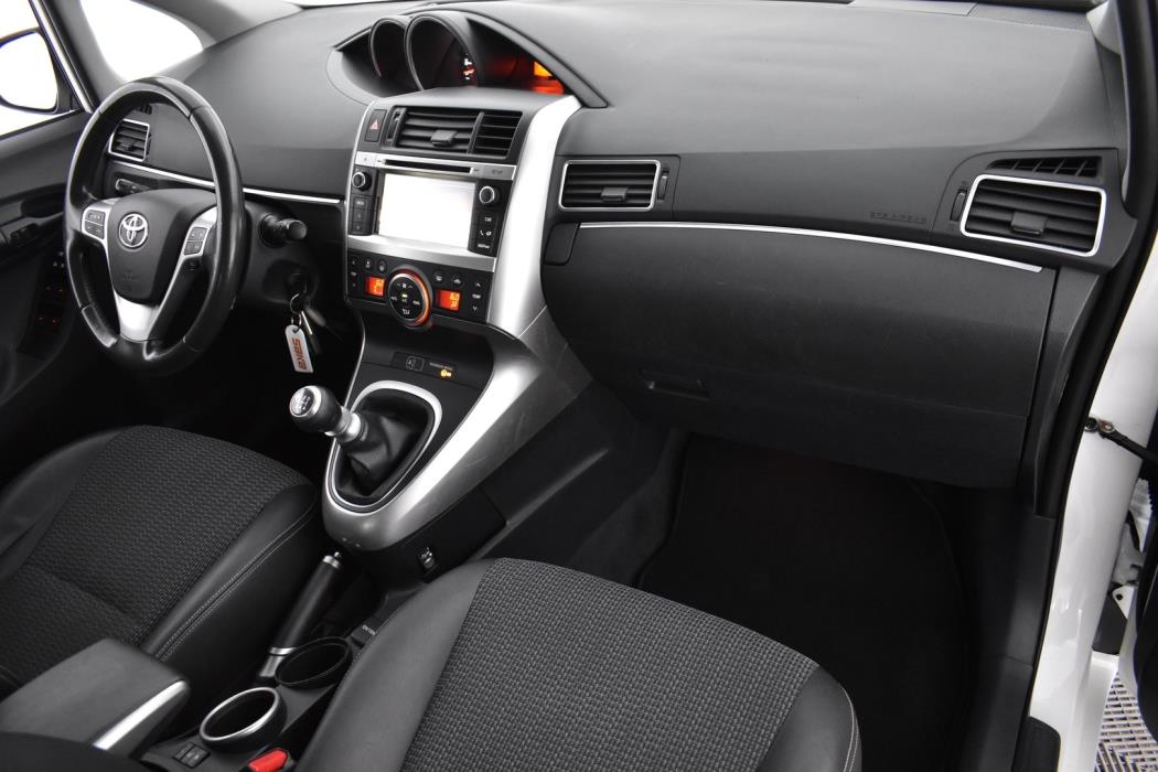 TOYOTA Verso 2015