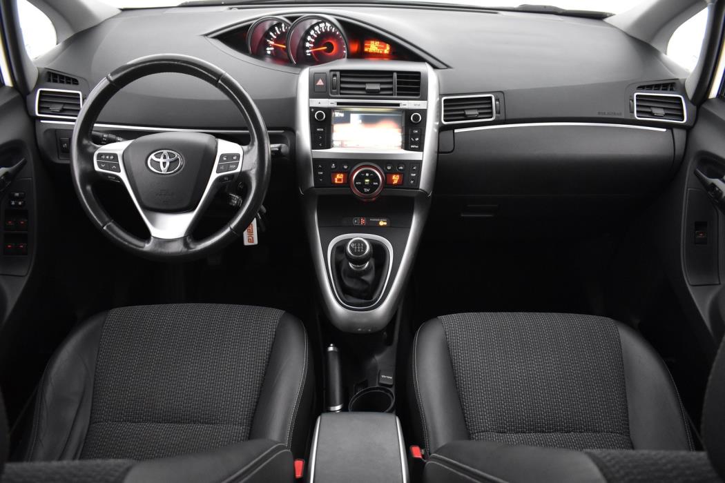 TOYOTA Verso 2015
