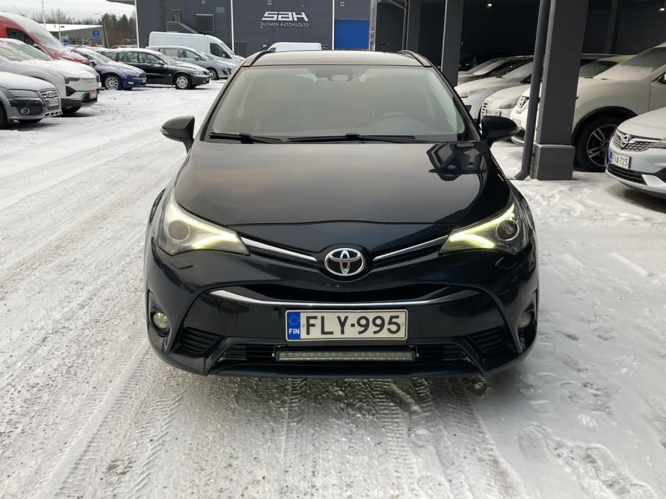TOYOTA Avensis 2016