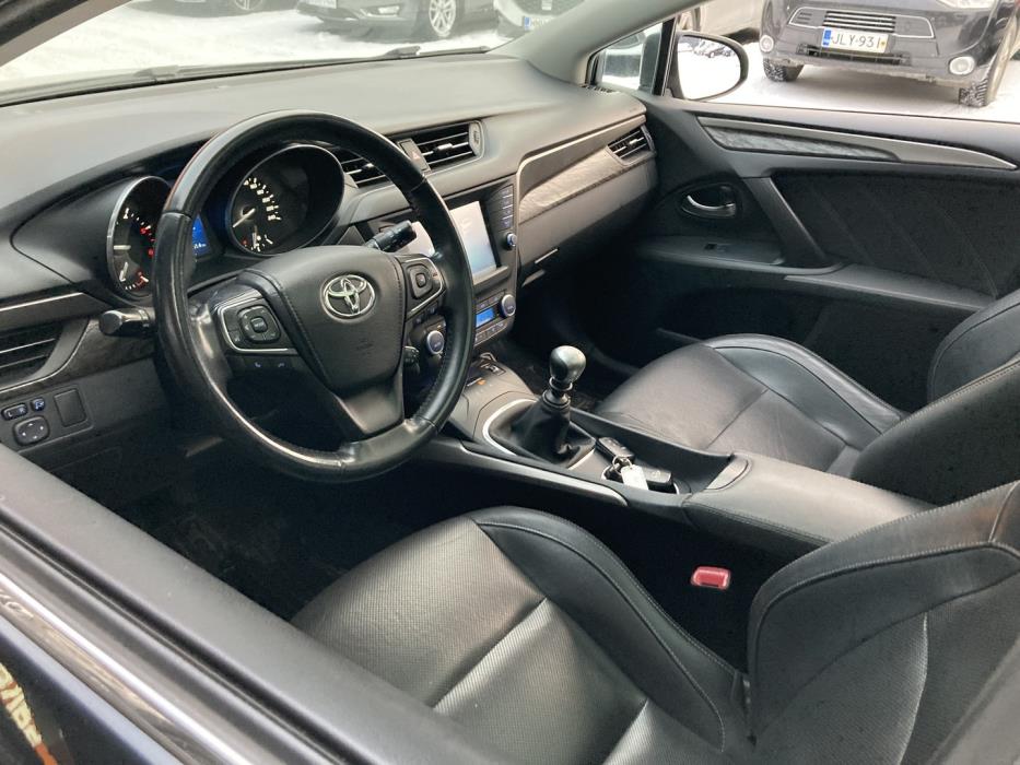 TOYOTA Avensis 2016