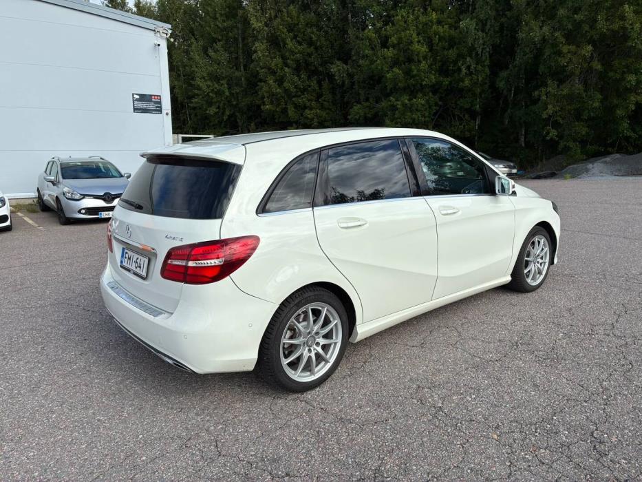 MERCEDES-BENZ B 2016