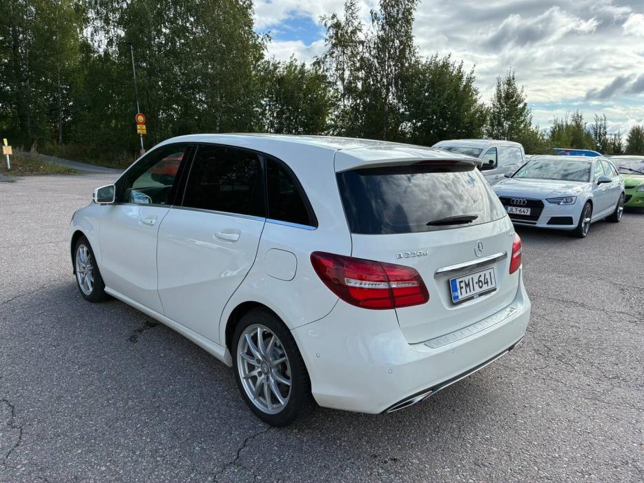 MERCEDES-BENZ B 2016
