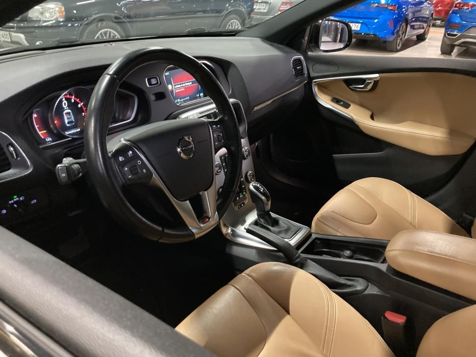 VOLVO V40 Cross Country 2017