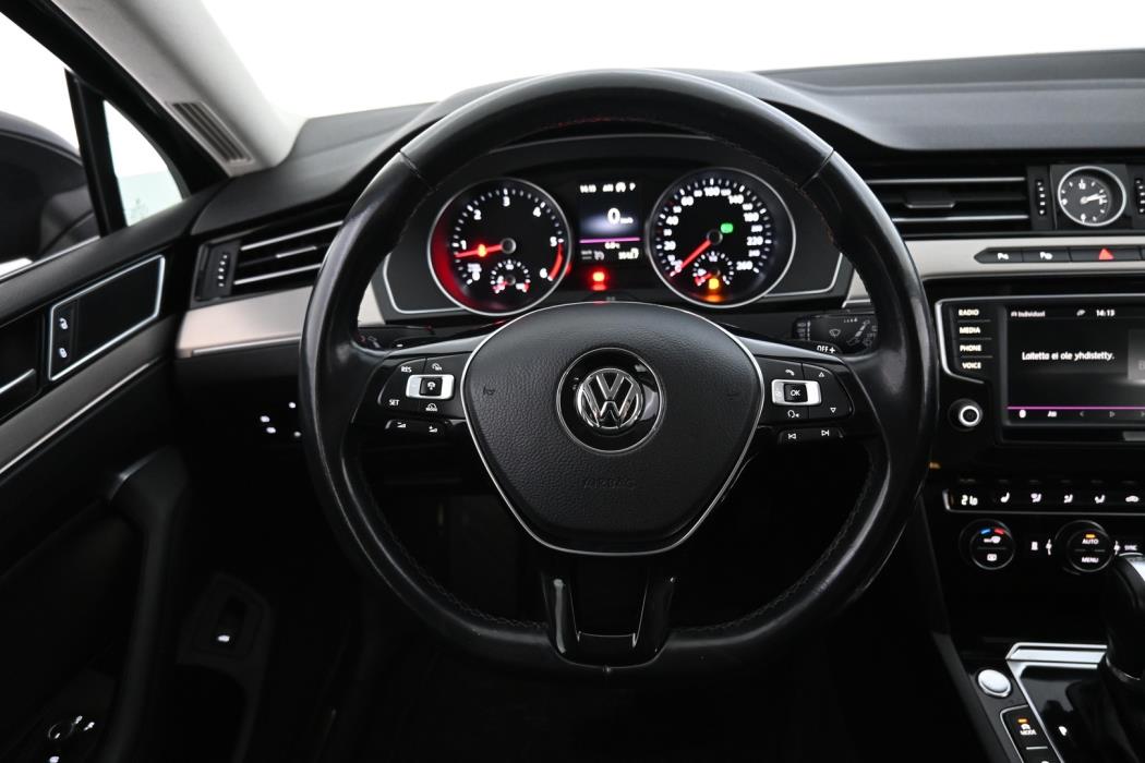 VOLKSWAGEN Passat 2017