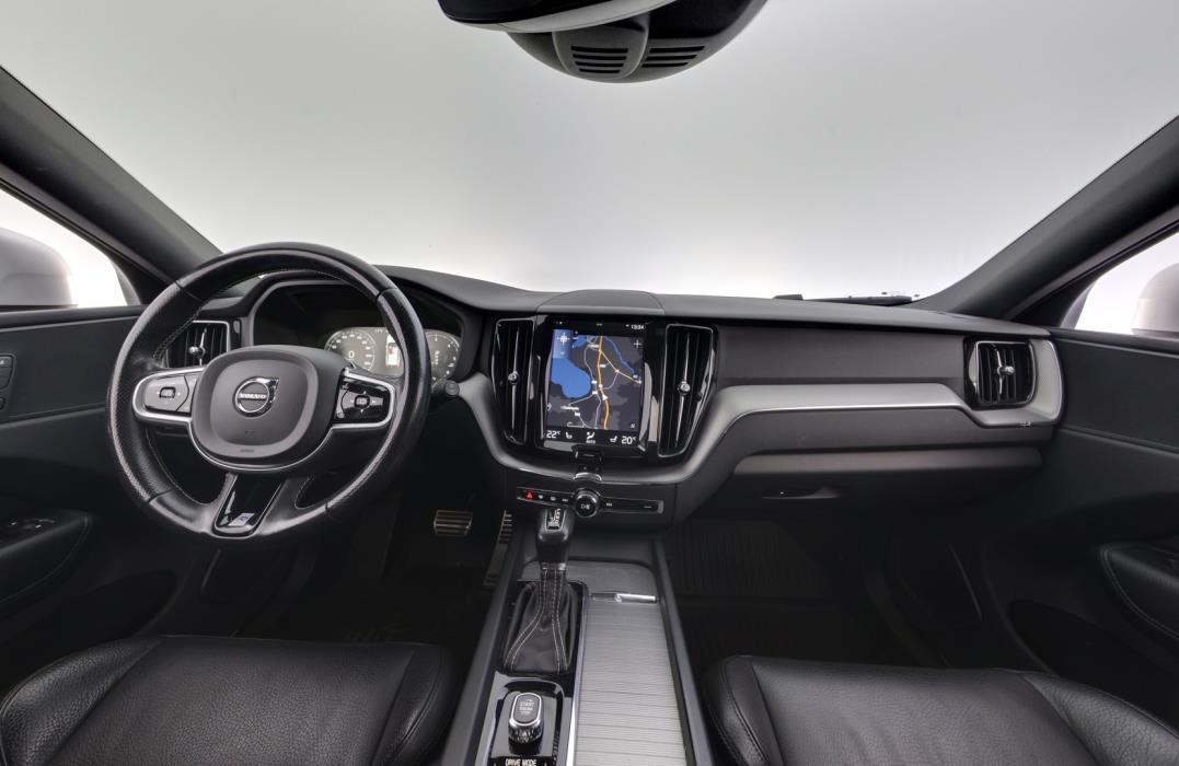 VOLVO XC60 2018