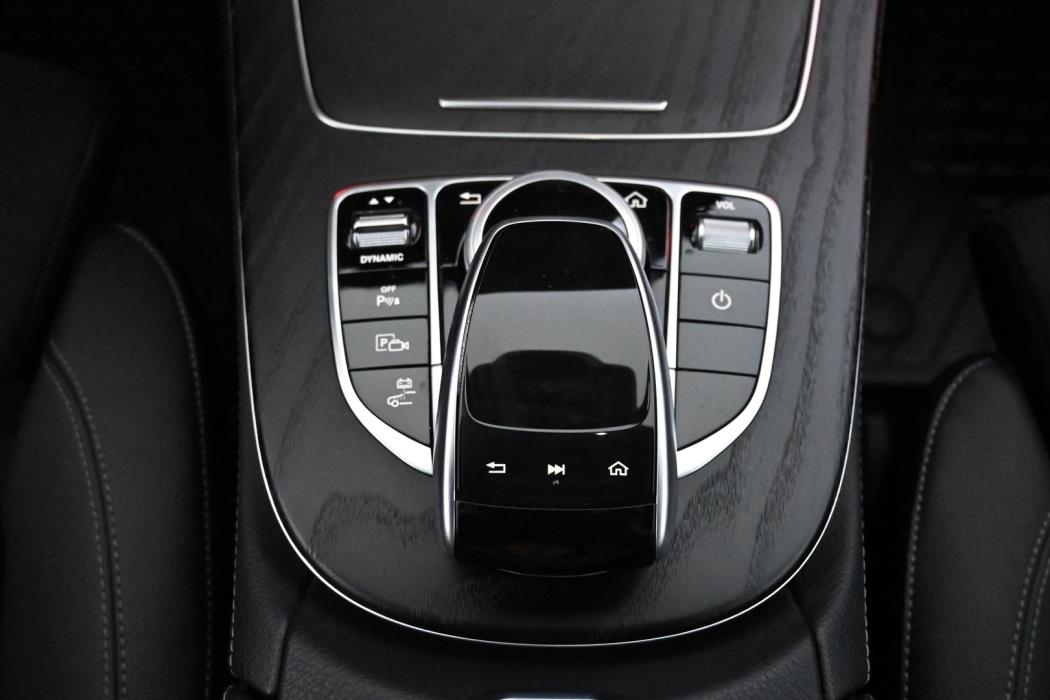 MERCEDES-BENZ E 2019