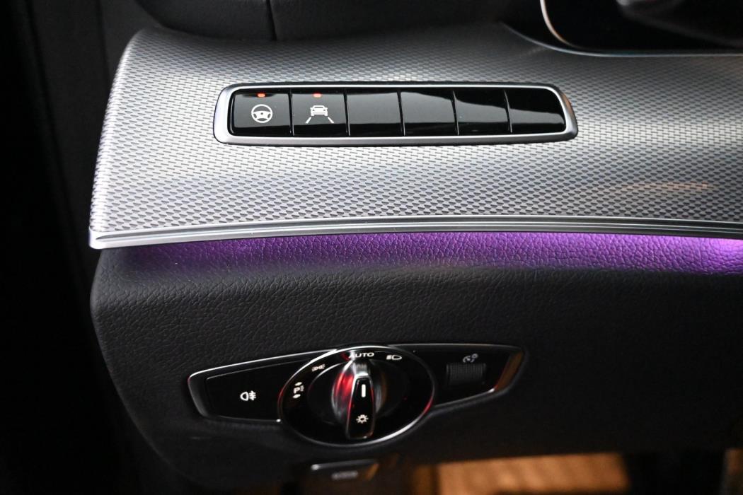 MERCEDES-BENZ E 2019