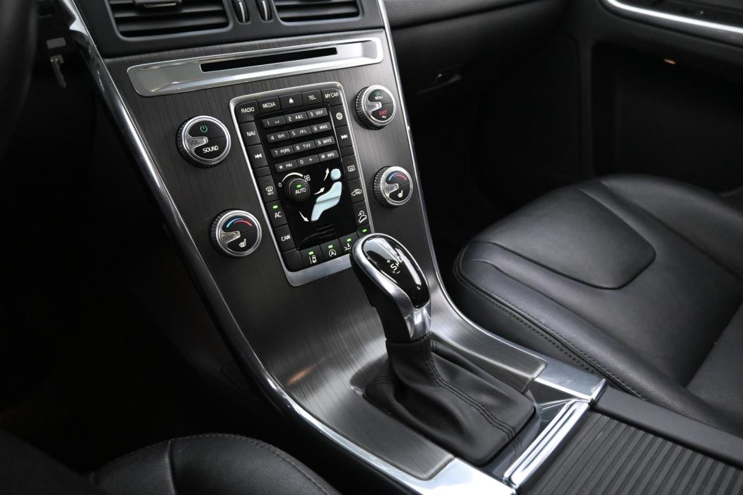 VOLVO XC60 2016