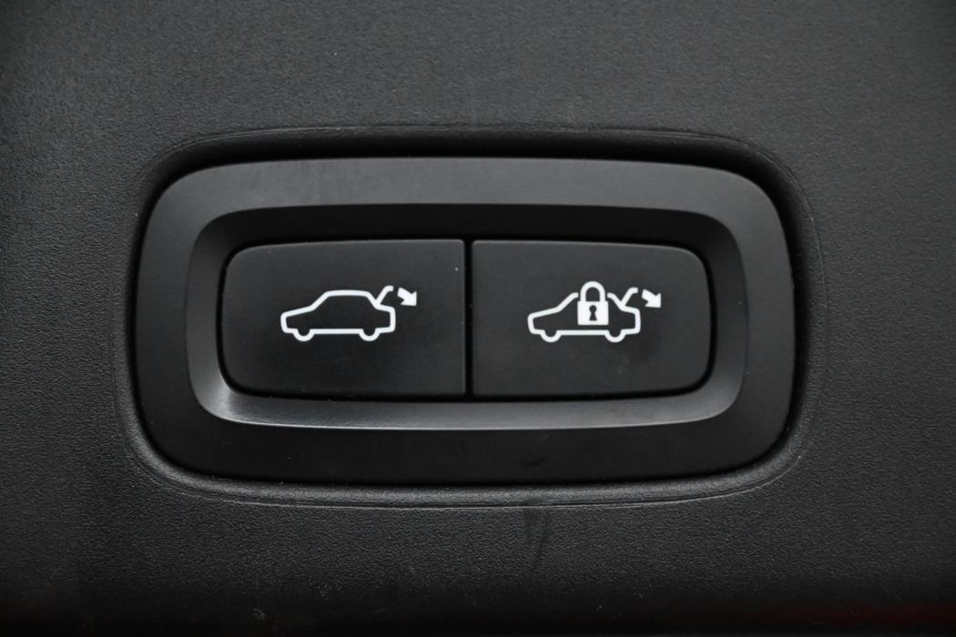 VOLVO V90 Cross Country 2017