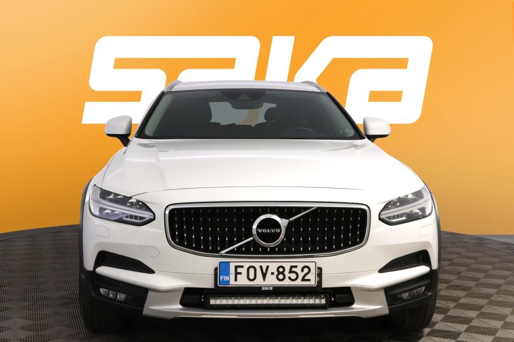 VOLVO V90 Cross Country 2017