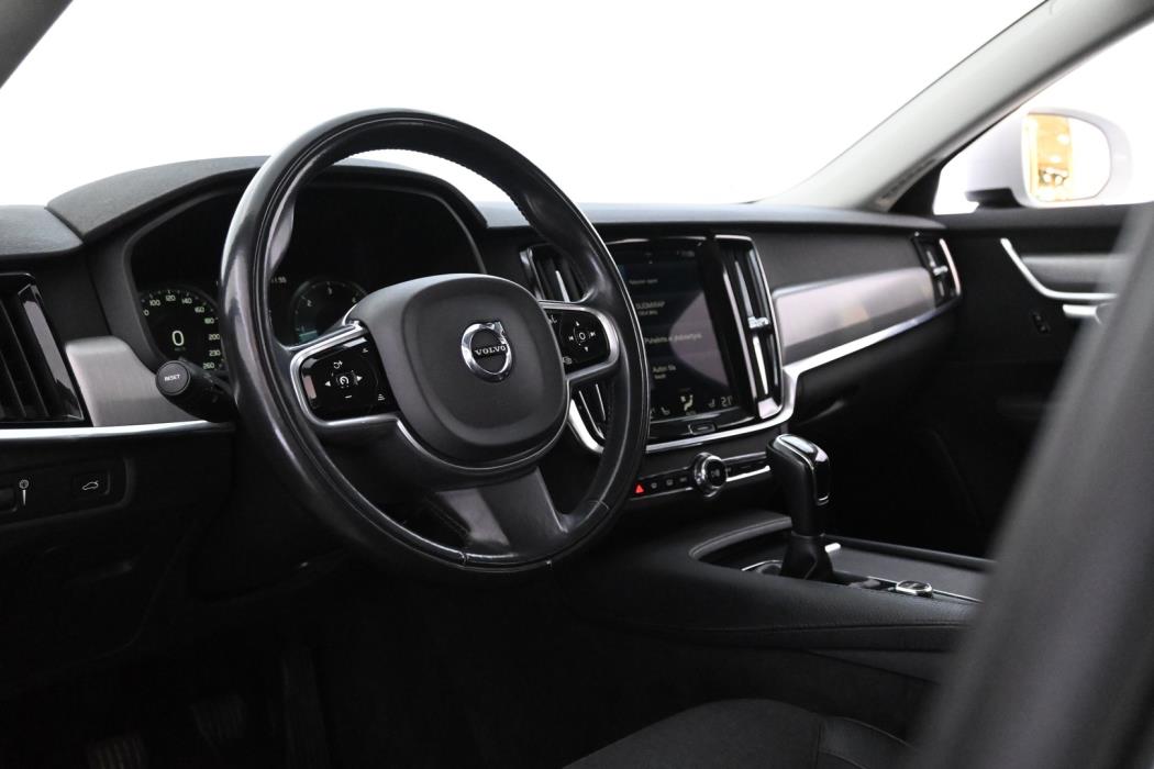 VOLVO V90 Cross Country 2017