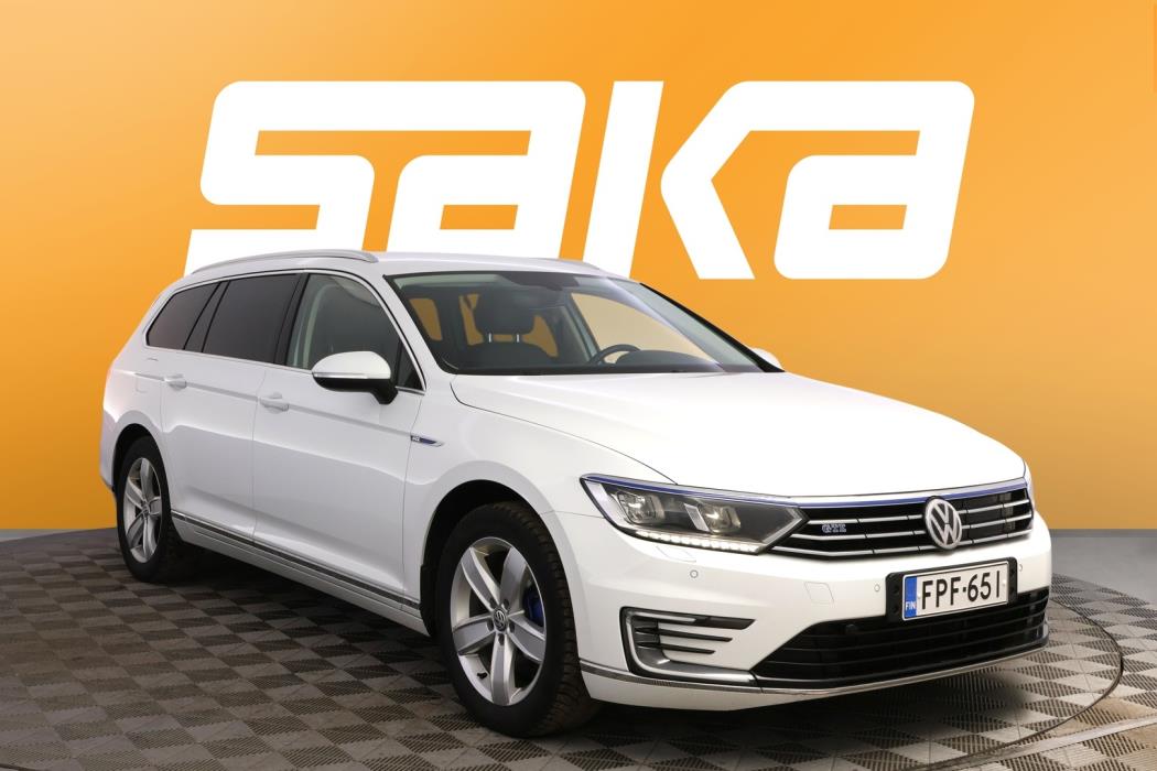 VOLKSWAGEN Passat 2018
