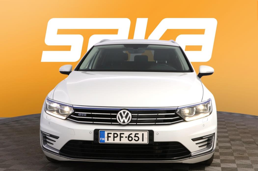 VOLKSWAGEN Passat 2018