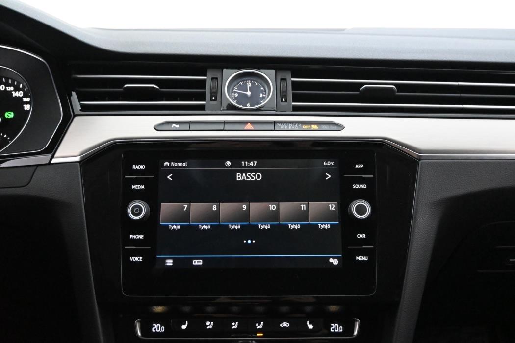 VOLKSWAGEN Passat 2018