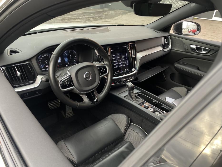 VOLVO V60 2021