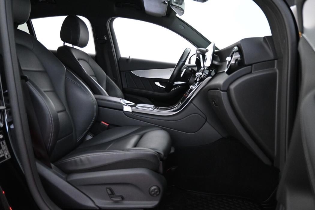 MERCEDES-BENZ GLC 2021