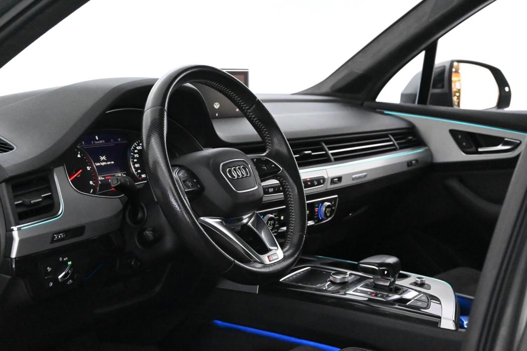AUDI Q7 2015