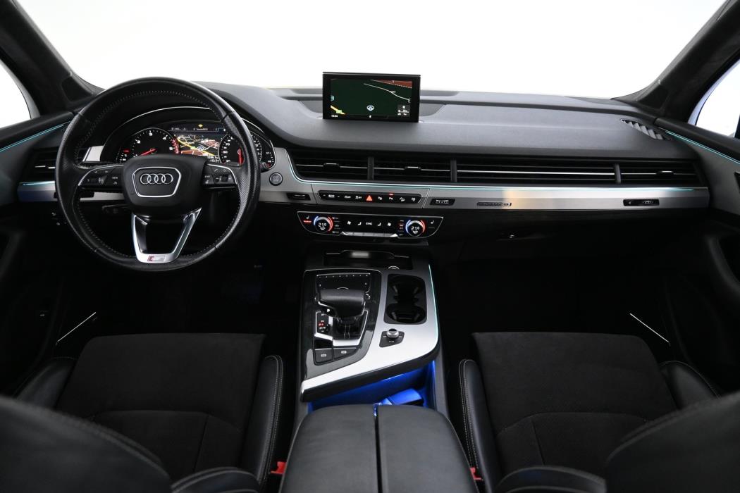 AUDI Q7 2015