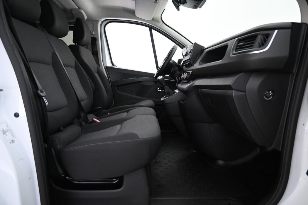 RENAULT Trafic Combi 2024