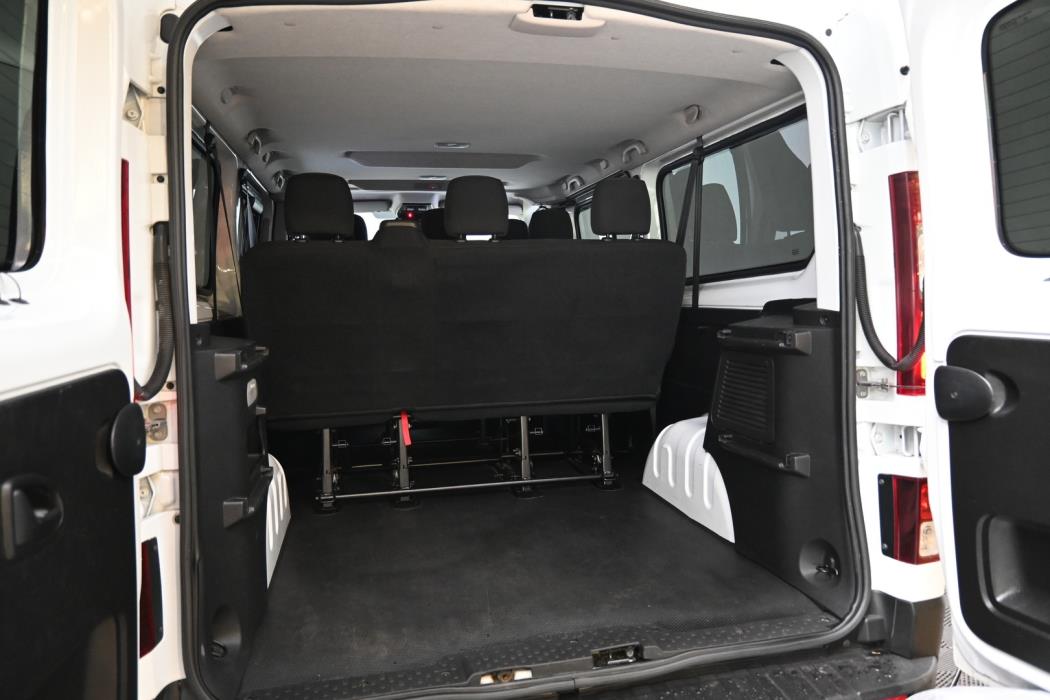 RENAULT Trafic Combi 2024