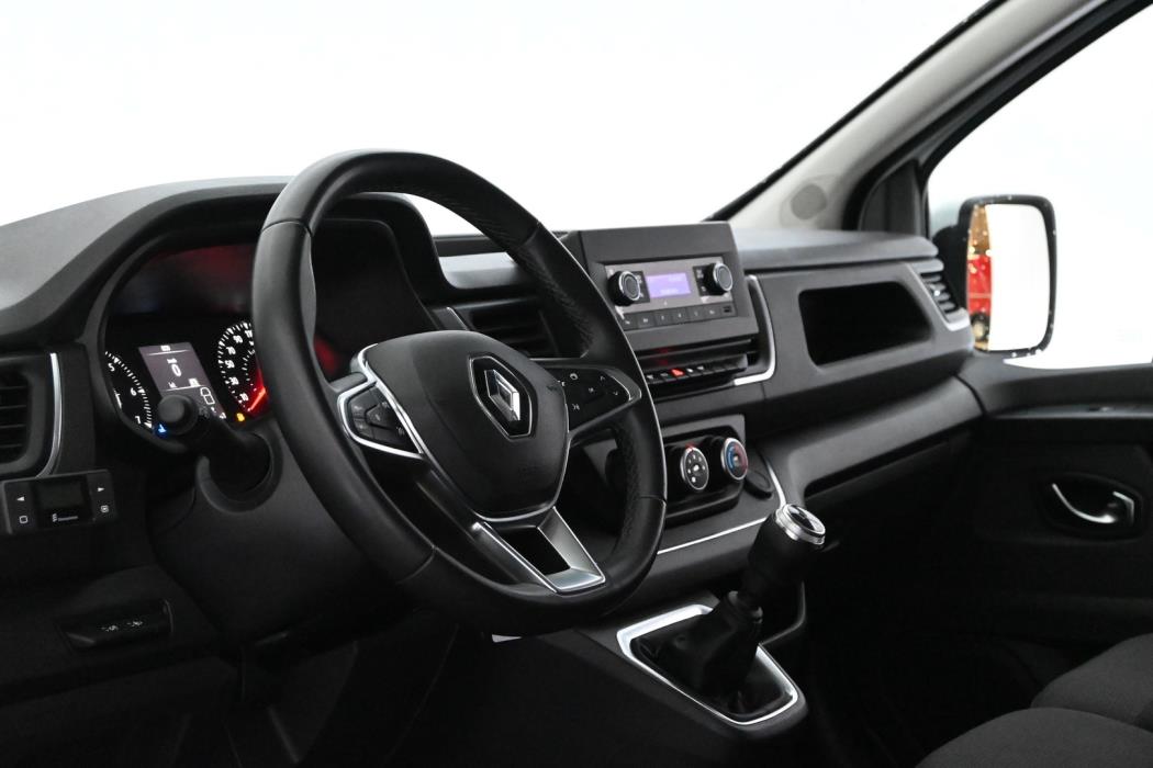 RENAULT Trafic Combi 2024