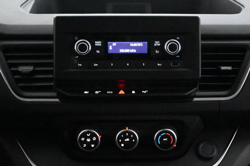 RENAULT Trafic Combi 2024