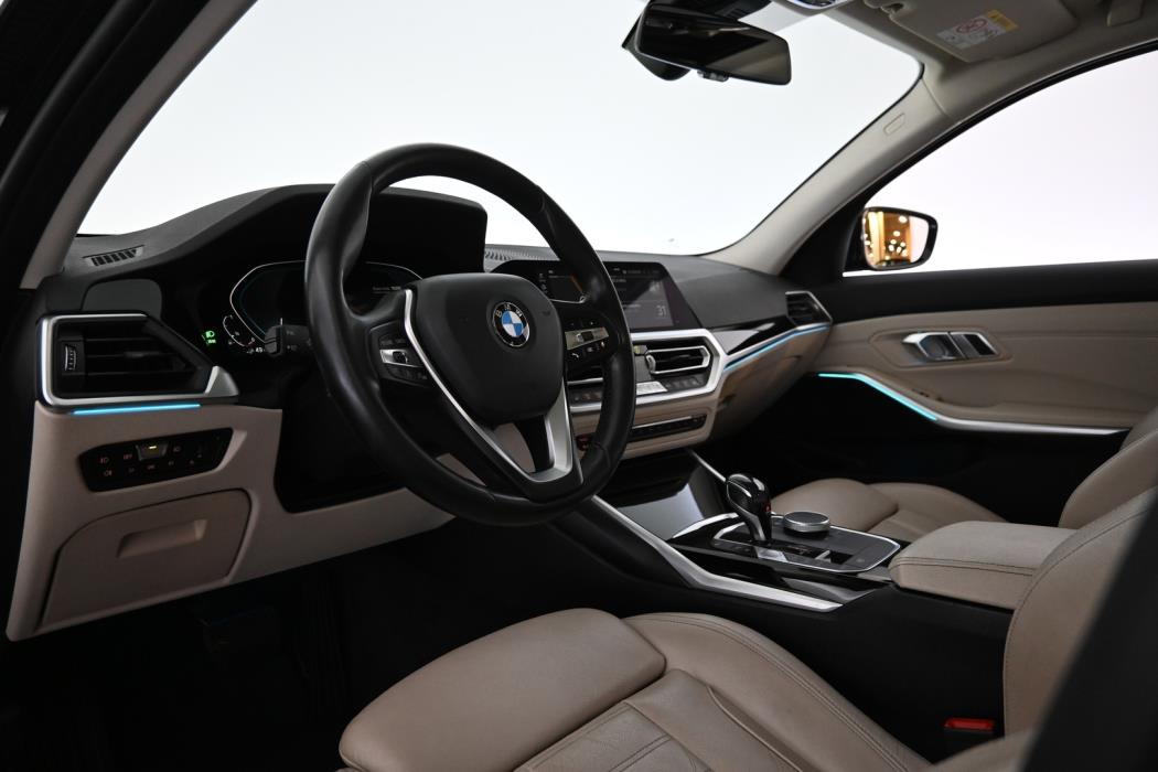 BMW 330 2020