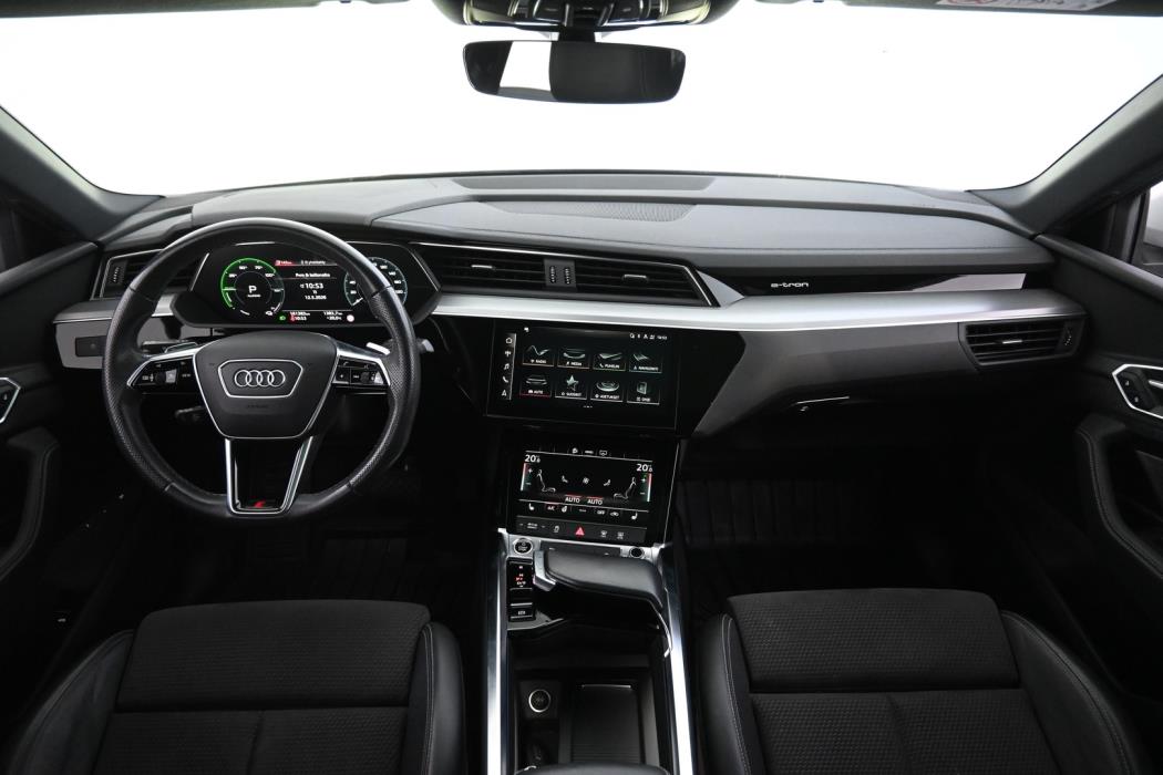 AUDI e-tron 2021
