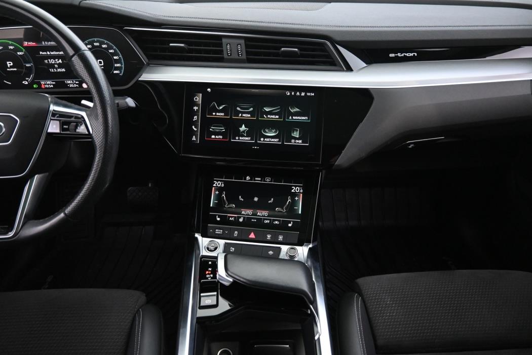AUDI e-tron 2021