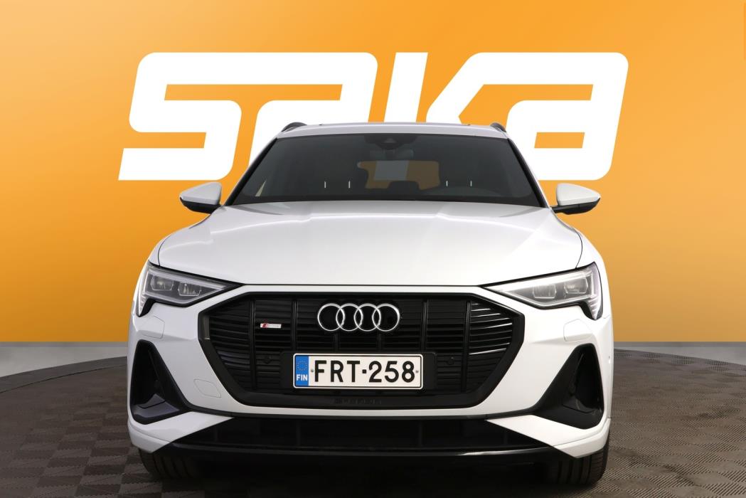 AUDI e-tron 2021