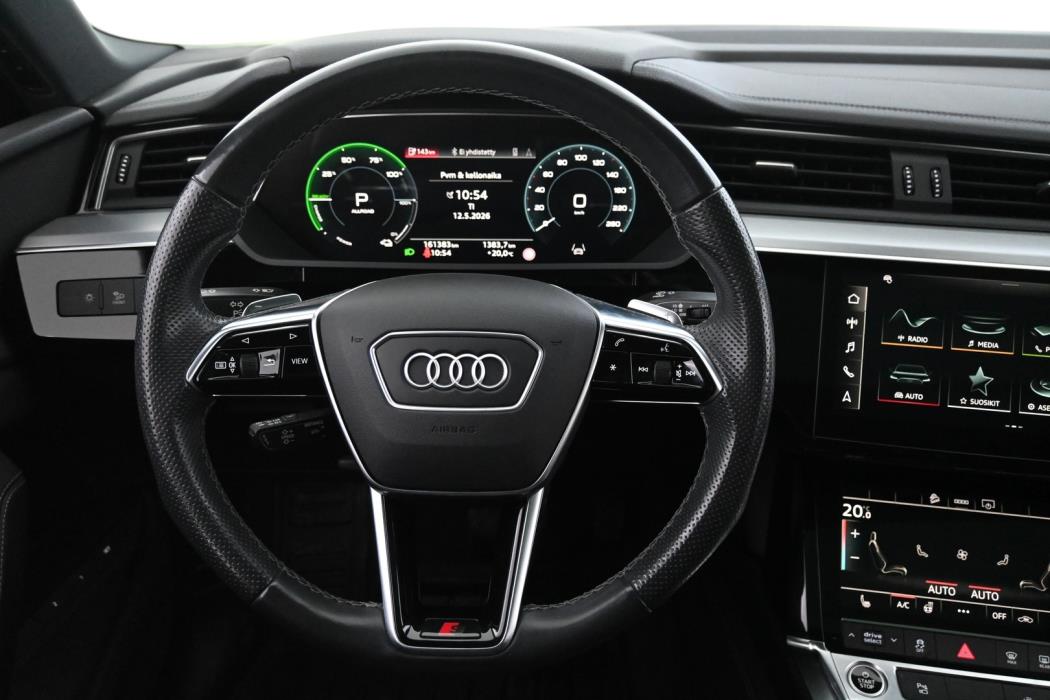 AUDI e-tron 2021