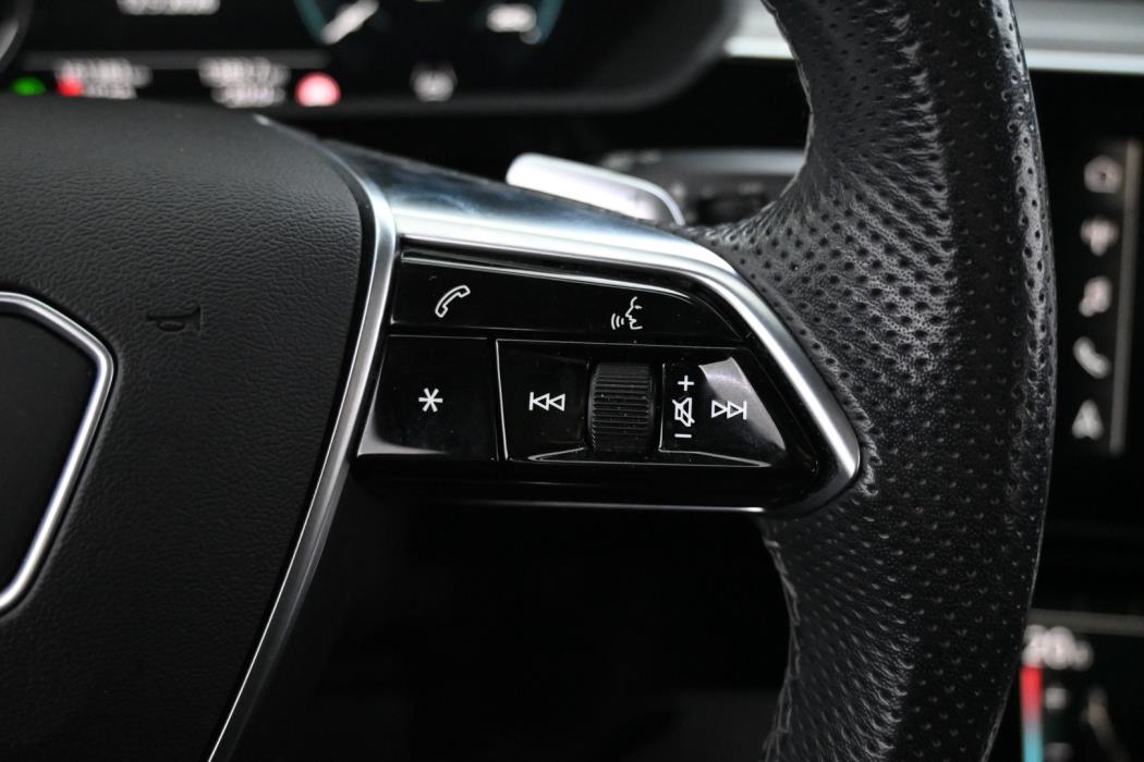 AUDI e-tron 2021