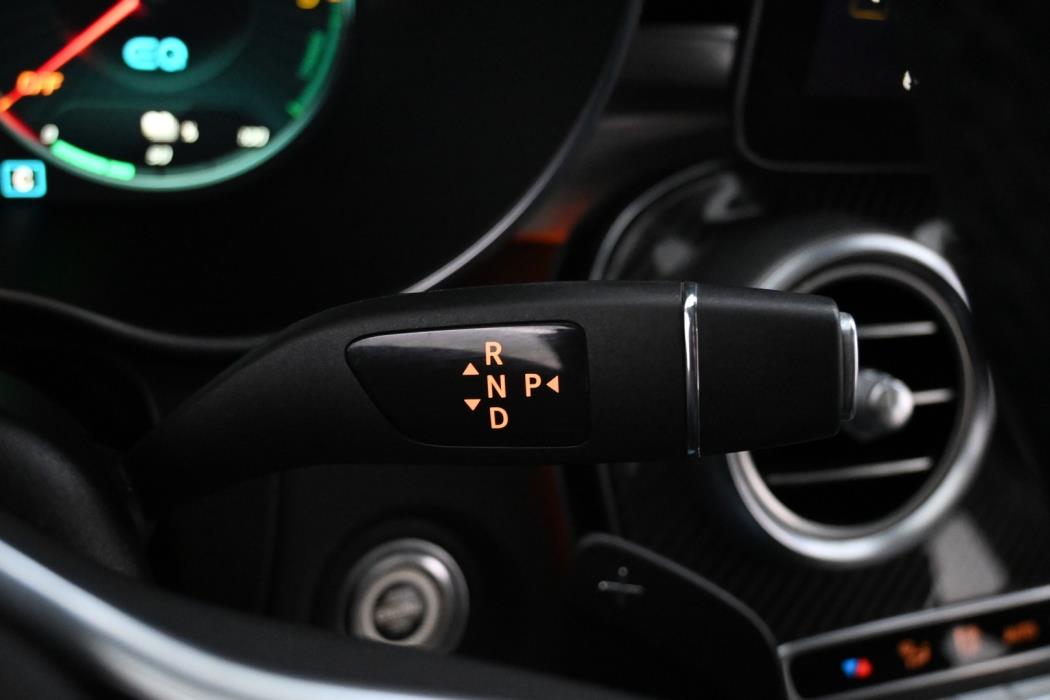 MERCEDES-BENZ GLC 2021