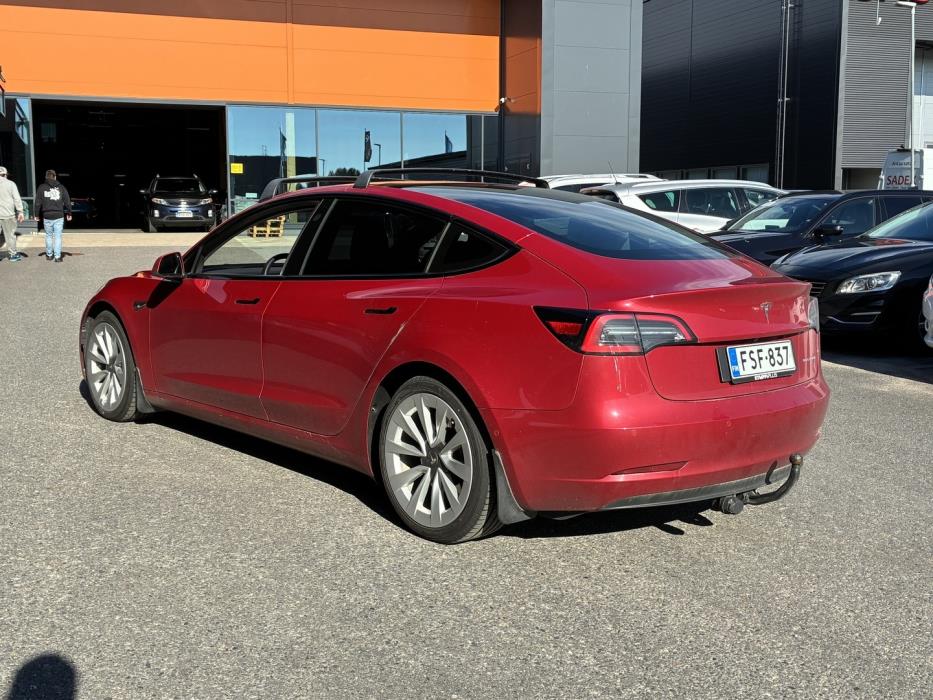 TESLA Model 3 2021