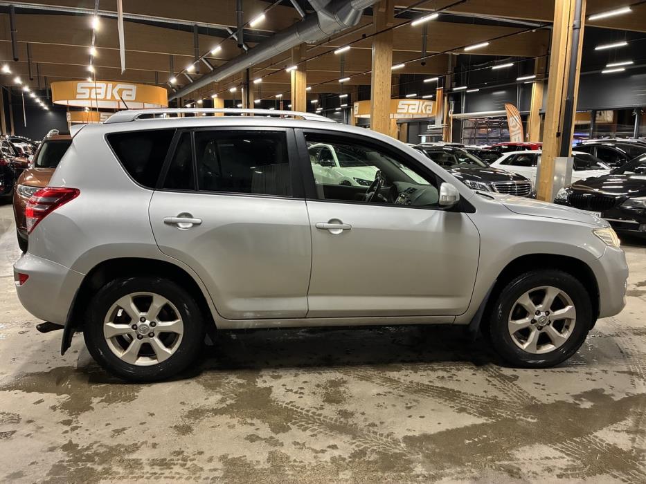 TOYOTA RAV4 2011