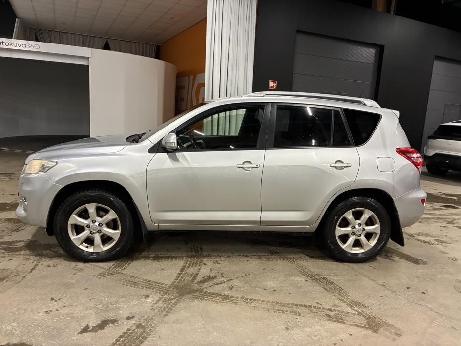 TOYOTA RAV4 2011