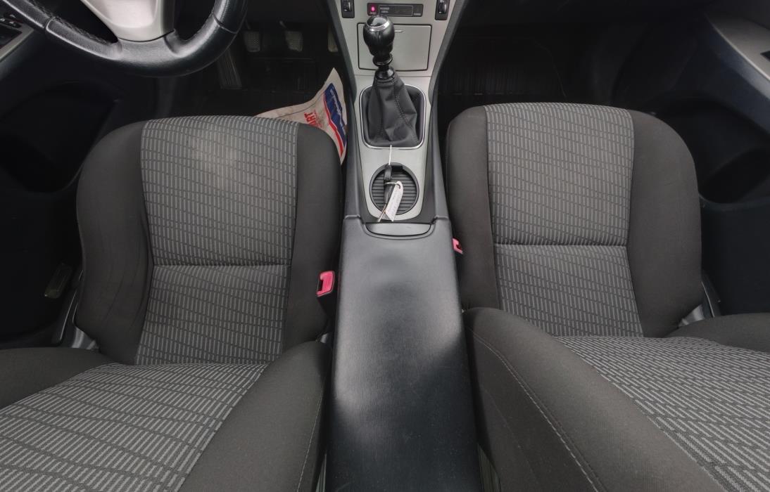 TOYOTA Avensis 2011