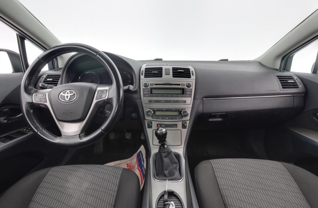 TOYOTA Avensis 2011