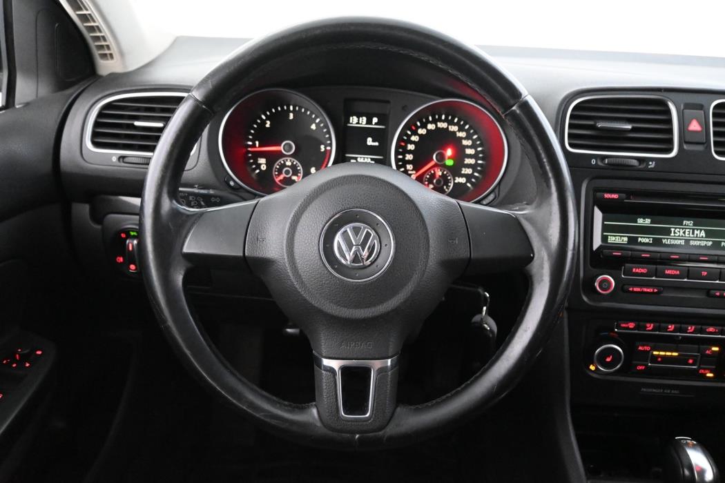 VOLKSWAGEN Golf 2011