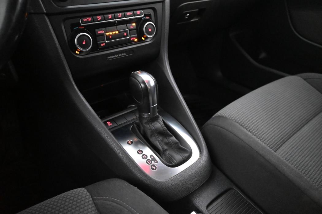 VOLKSWAGEN Golf 2011
