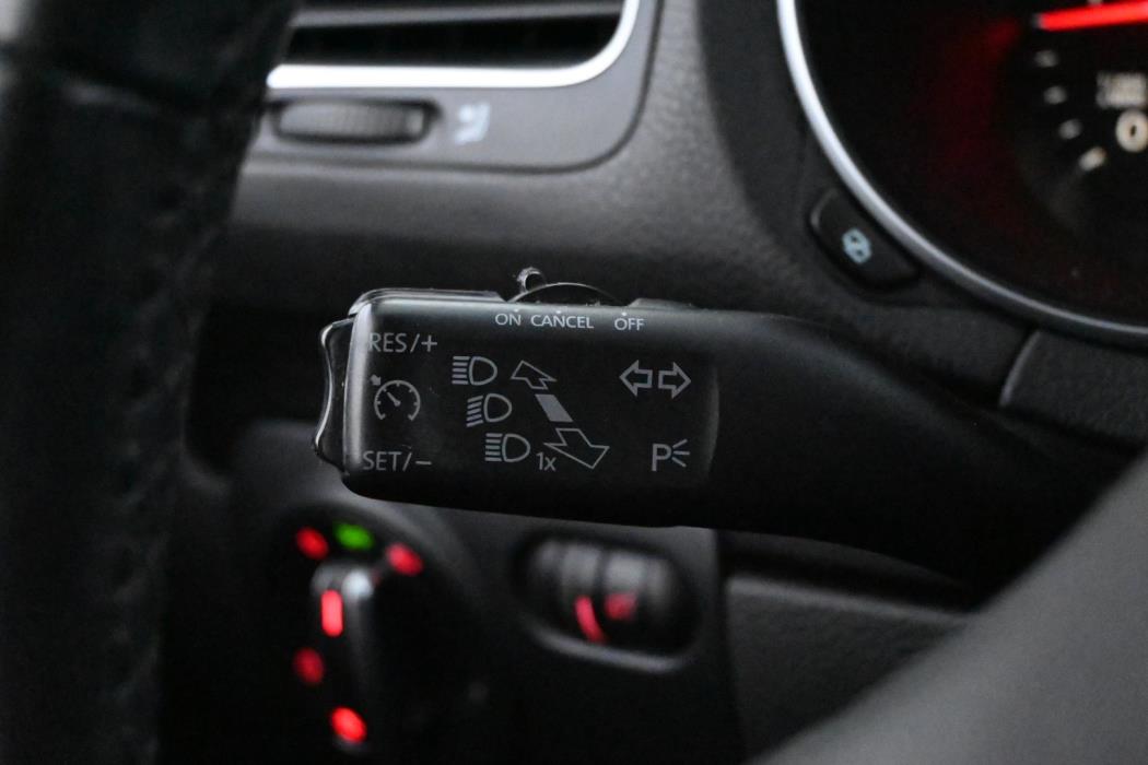 VOLKSWAGEN Golf 2011