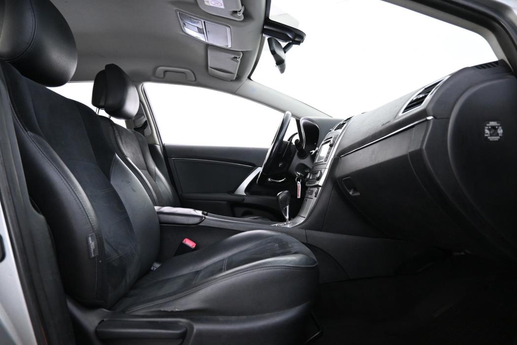 TOYOTA Avensis 2014
