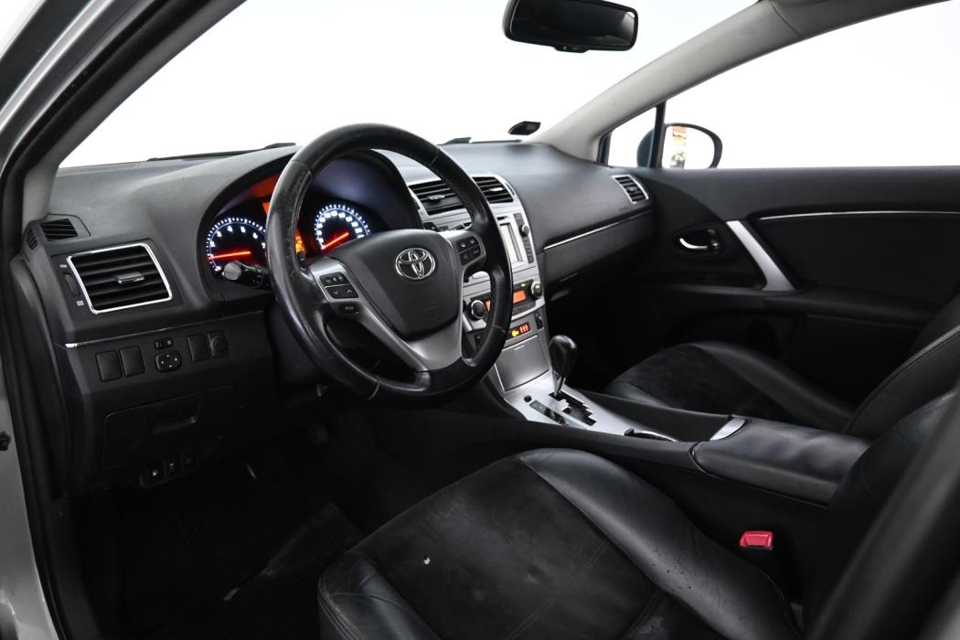 TOYOTA Avensis 2014
