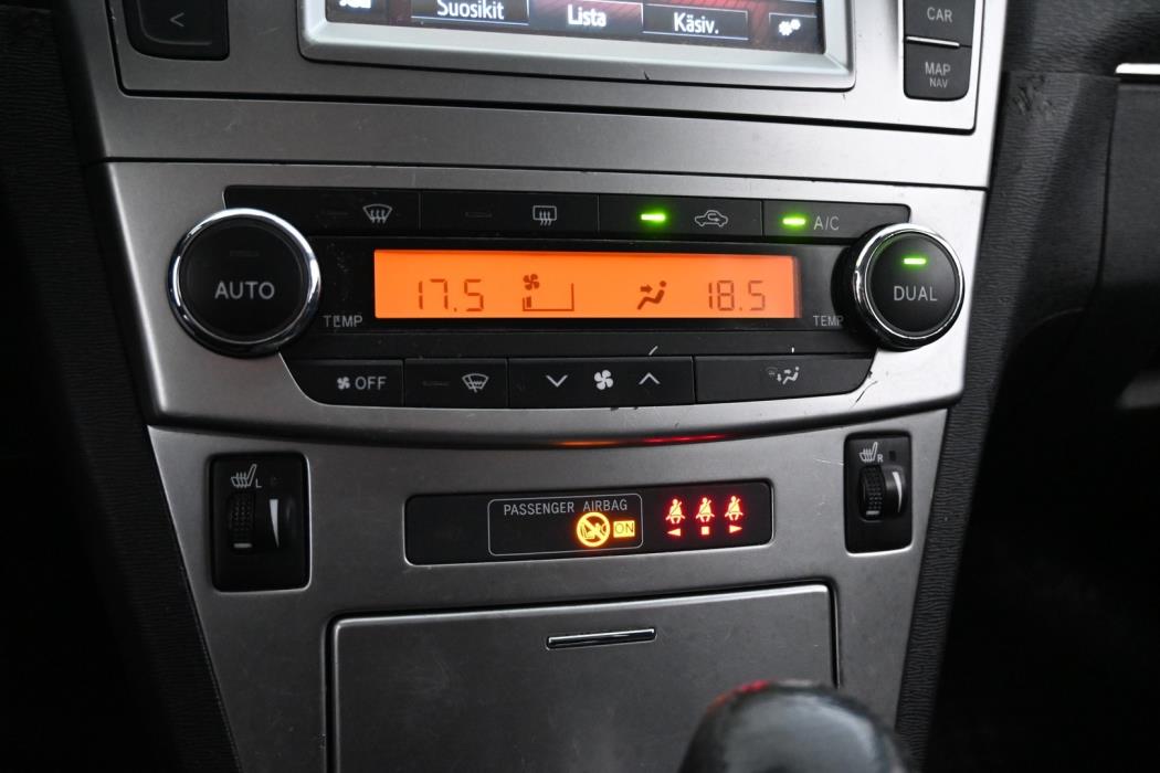 TOYOTA Avensis 2014