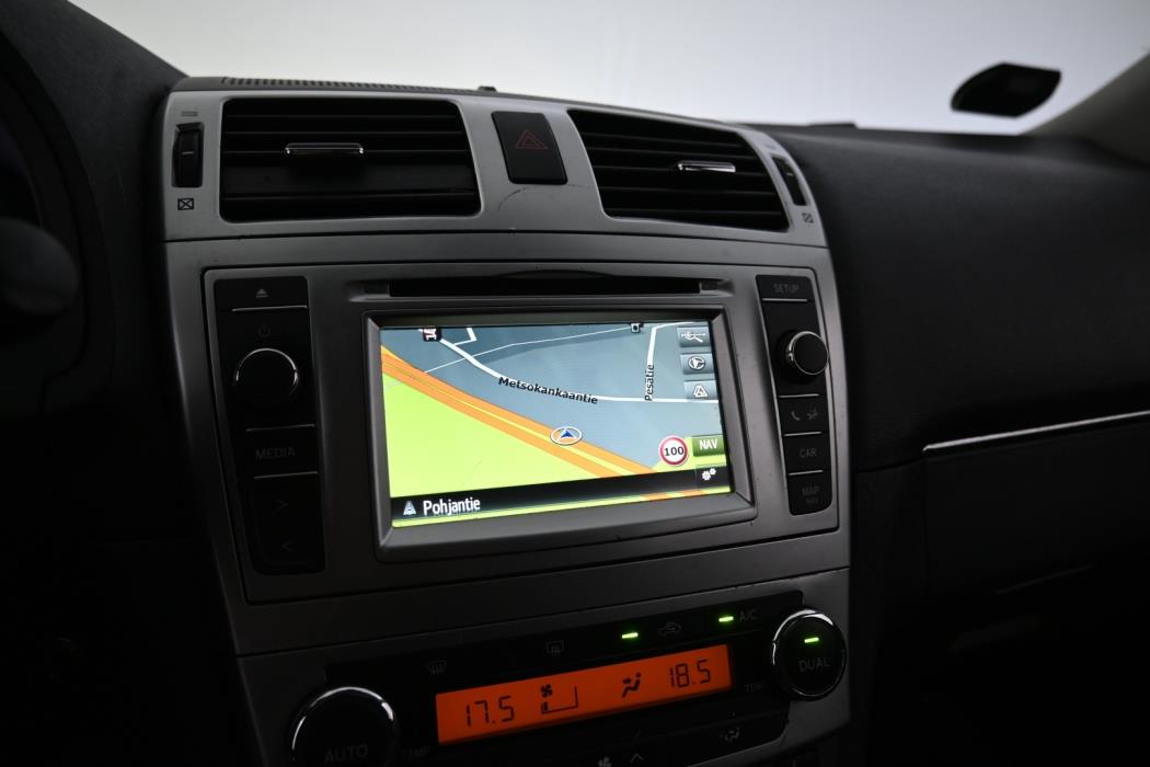 TOYOTA Avensis 2014