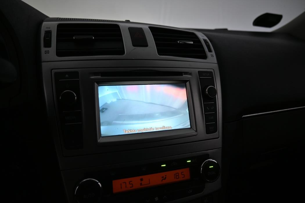 TOYOTA Avensis 2014